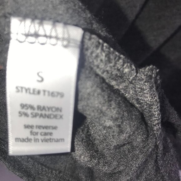 ACTIVE USA GRAY VNECK TSHIRT - Picture 6 of 6